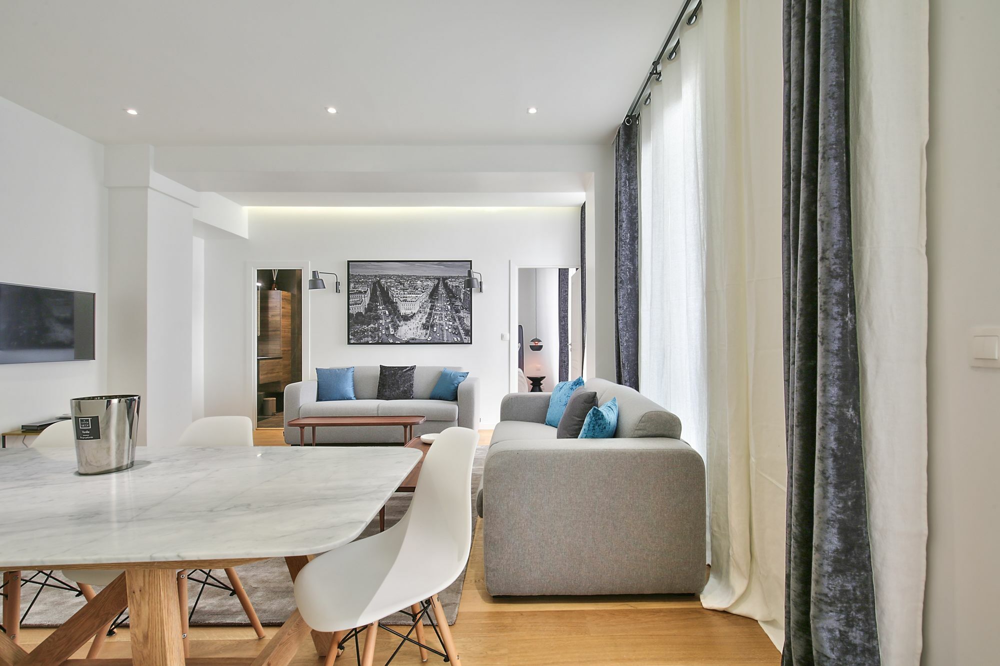 69 - Authentic Parisian Home Exterior foto